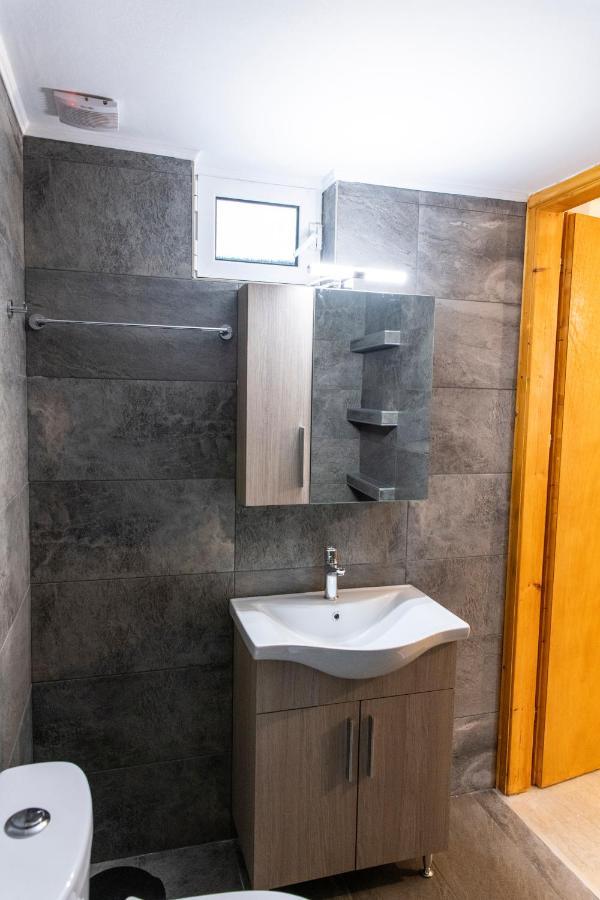 Walnut Home Apartment Near Ancient Olympia Kréstena Exterior photo
